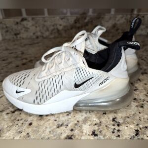 Women's Nike Air Max 270 Shoe Size 6-EUC